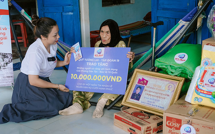 Biểu tượng đường dây nóng hỗ trợ Vin 777